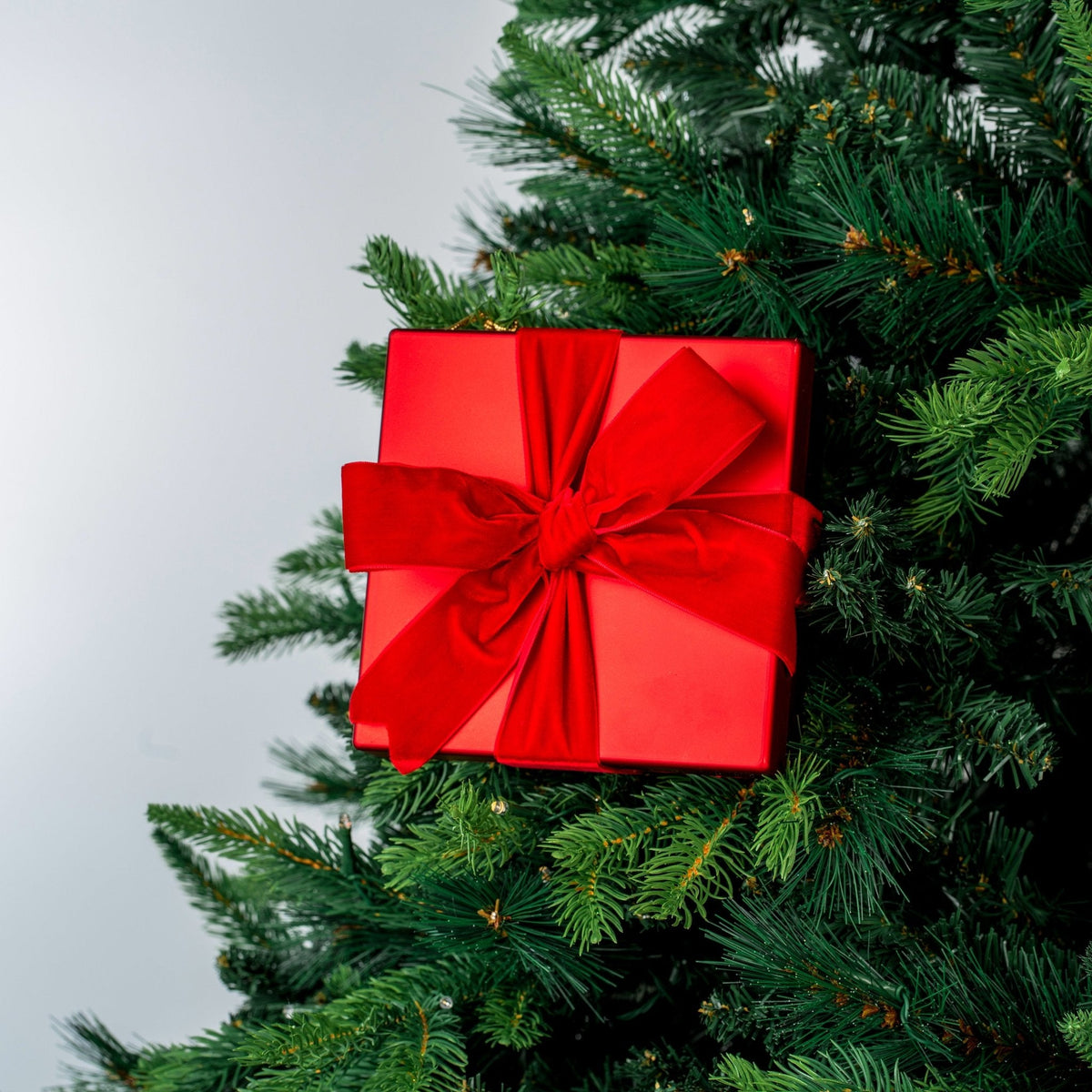 Matte Gift Box Ornament