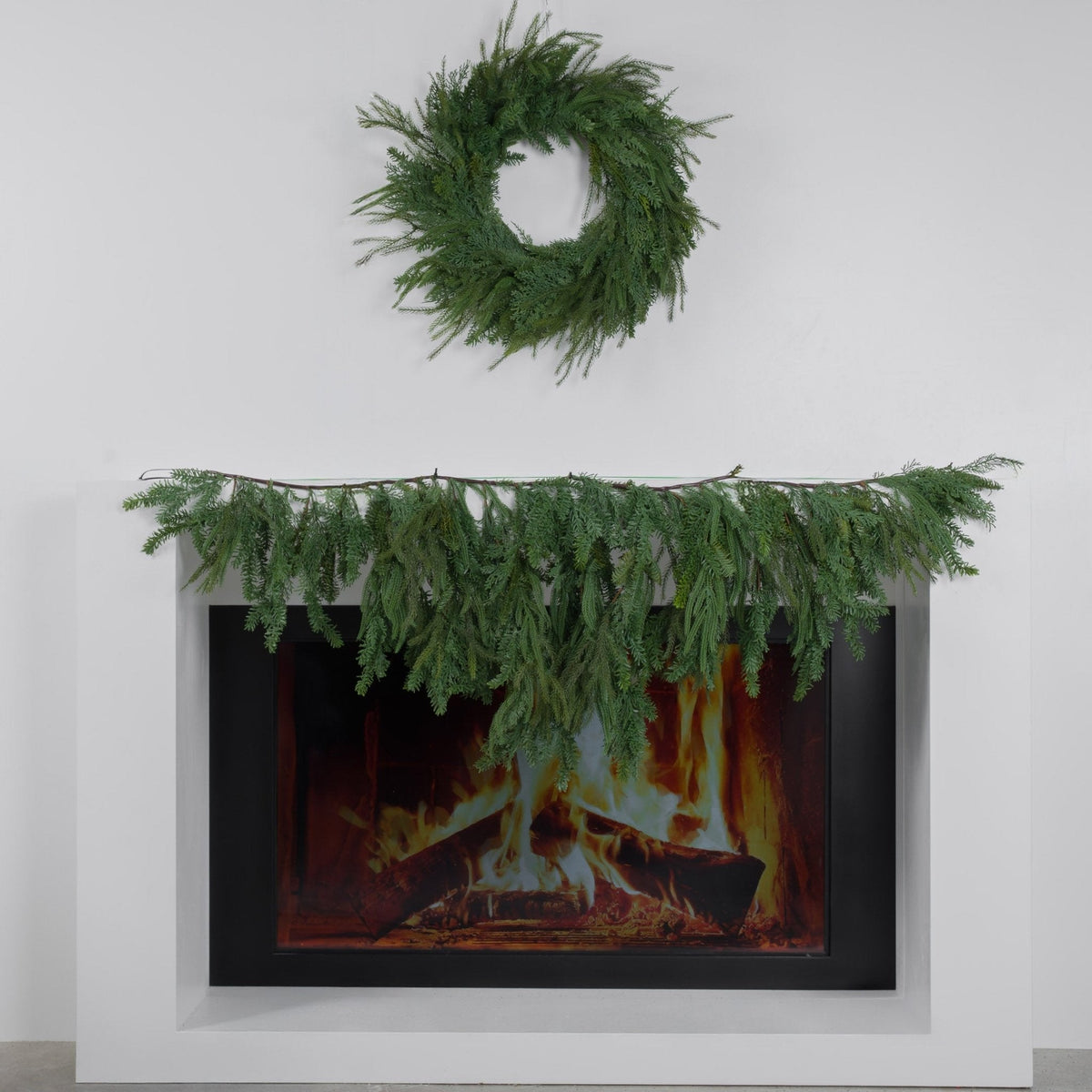 Green Real Touch Mixed Leaves Wreath 30"